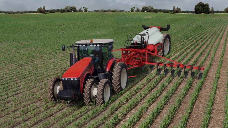 Liquid fertilizer applicator Rostselmash RSM AP
