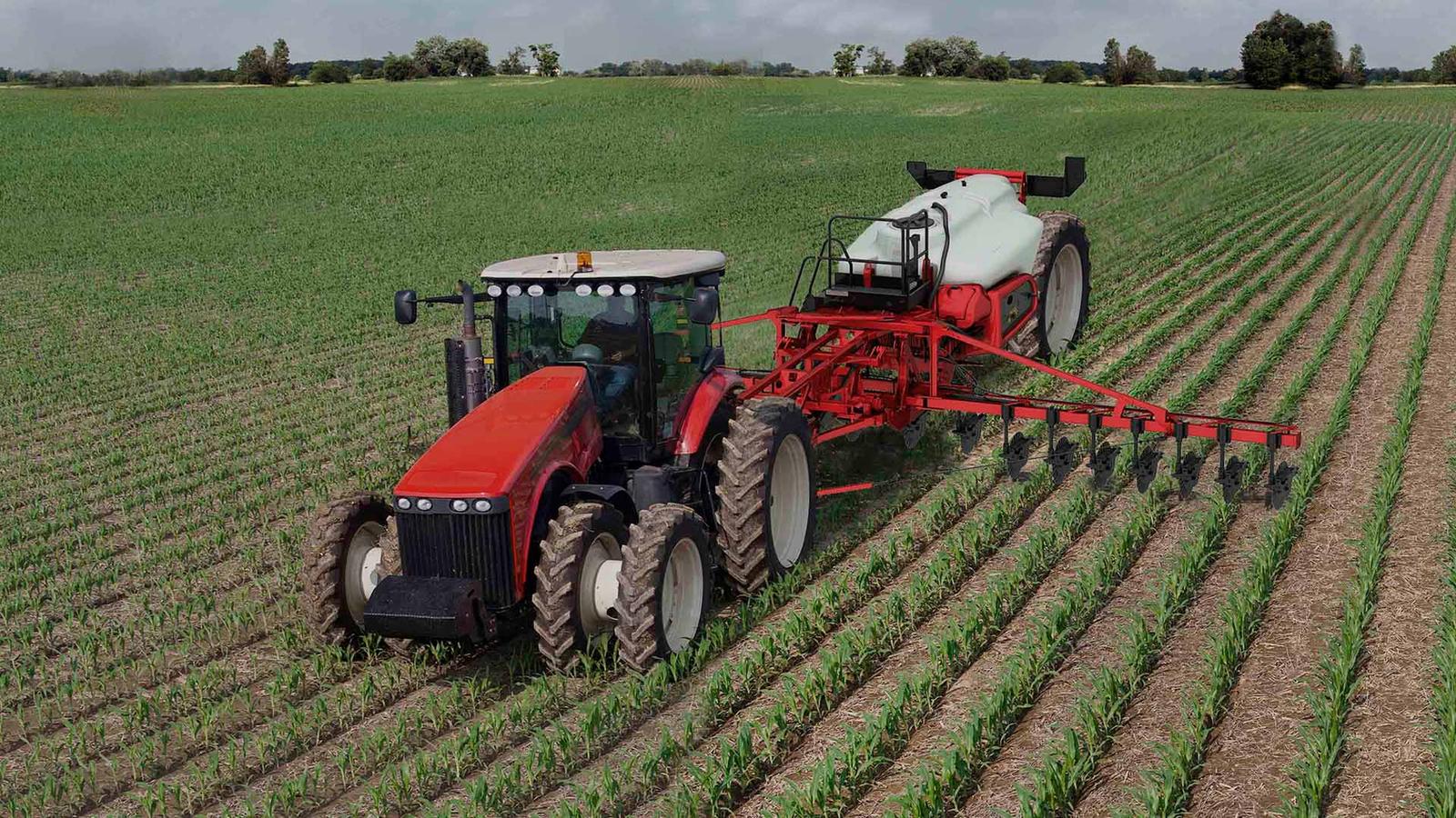 Liquid fertilizer applicator Rostselmash RSM AP