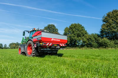 Fertilizer spreader Kverneland Exacta TLX GEOSPREAD iDC