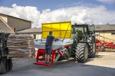 Air seeder PÖTTINGER AMICO F