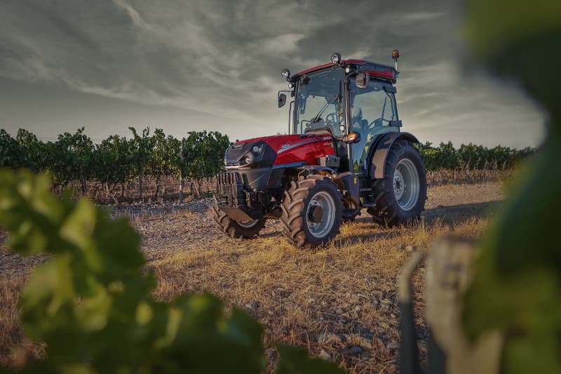 Садовый трактор Case IH Farmall 80CL