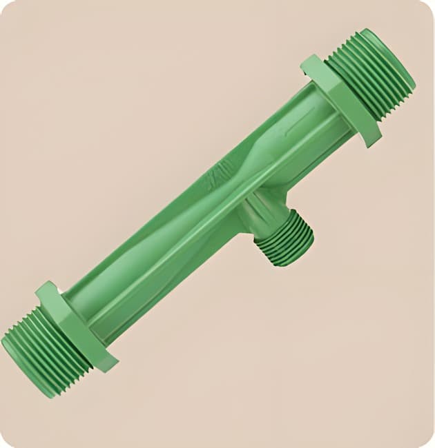 Jain Irrigation узел фертигации Вентури инжекторы — зелёный инжектор Вентури с резьбовыми концами, вид сбоку