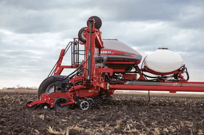 Precision planter Case IH 2150 Front-Fold Trailing