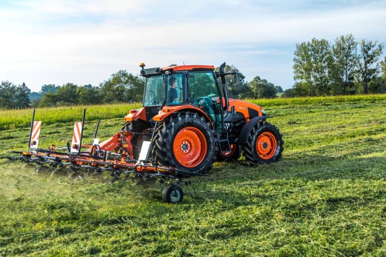 Универсальный трактор Kubota M5-112
