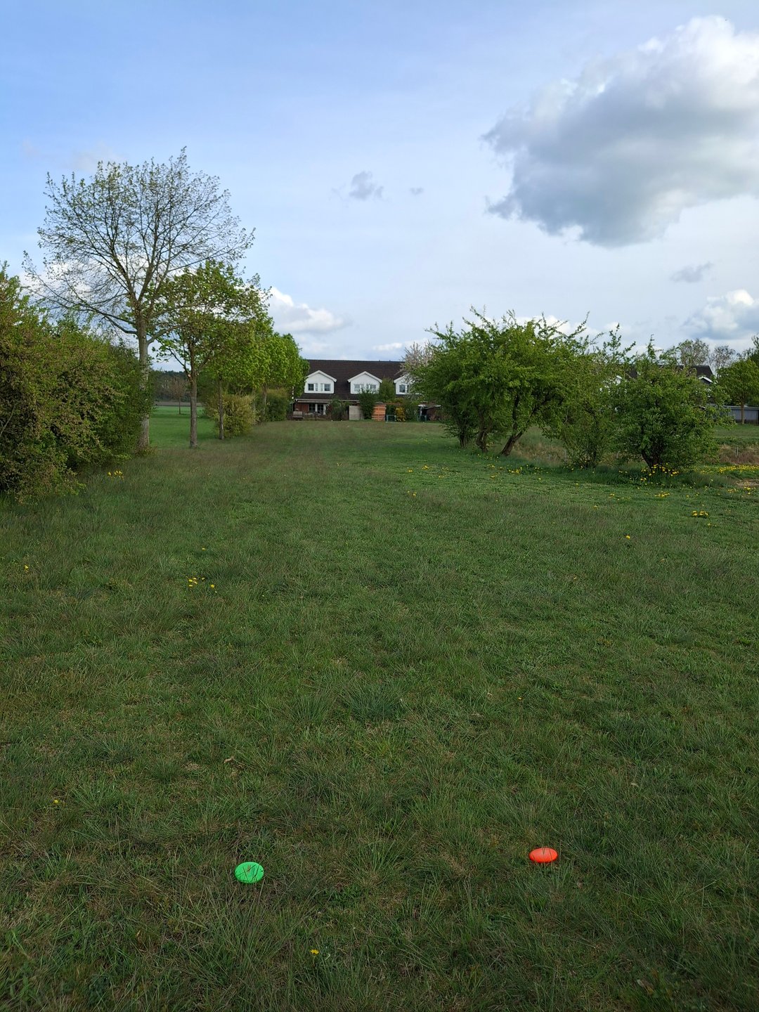 Tee 7
Mando left last Tree on the right 
Target: wood desk