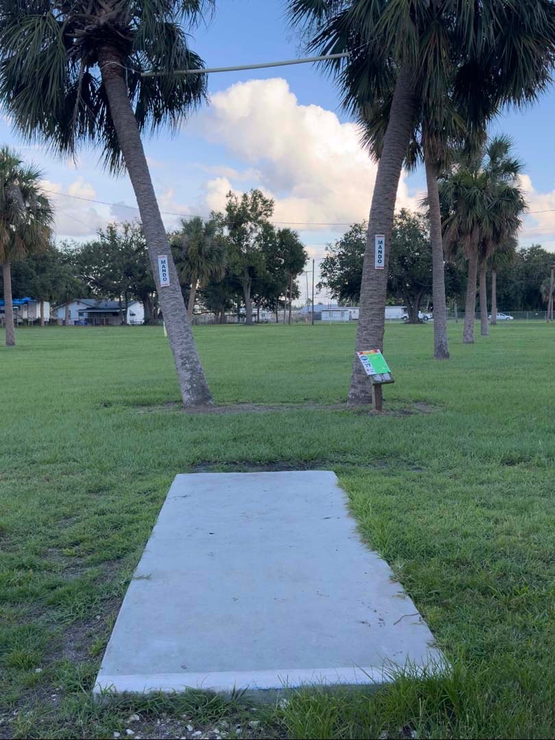 Short/white tee pad. Triple Mando