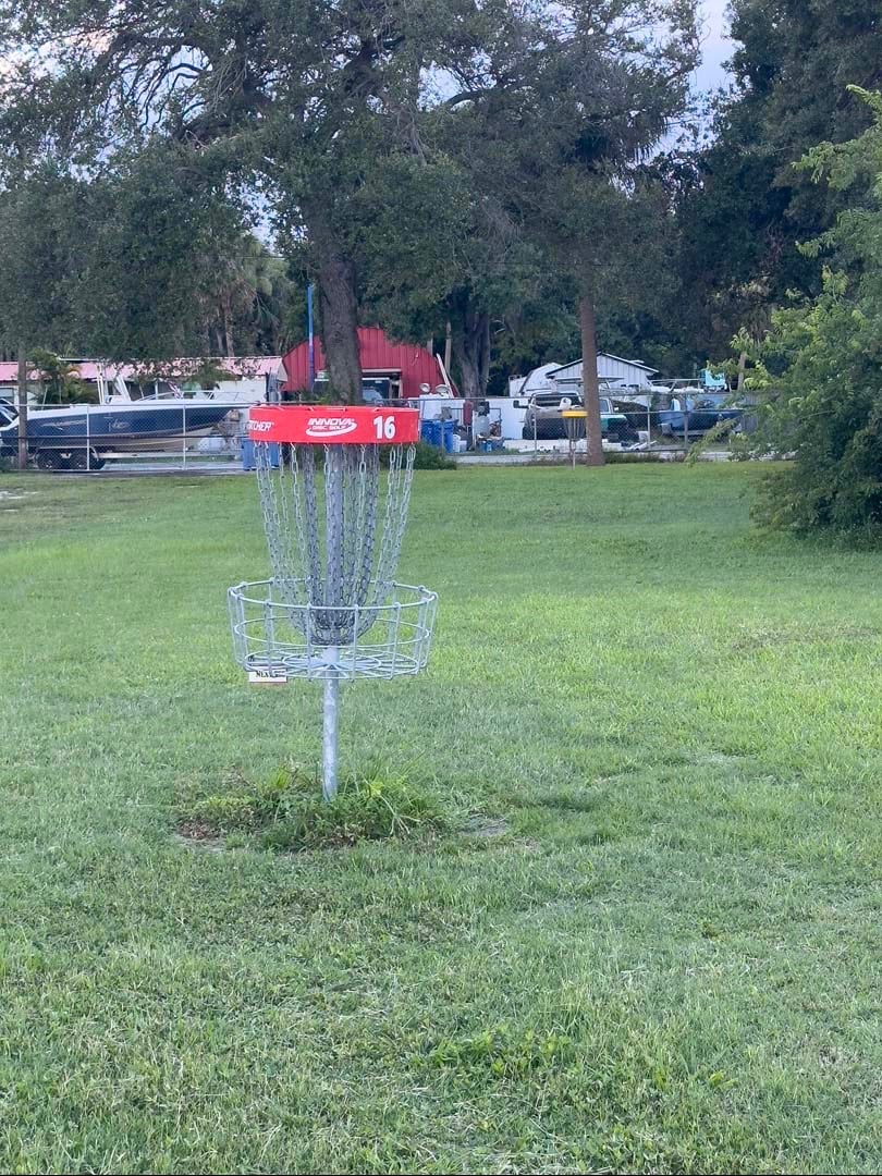 Short/red basket