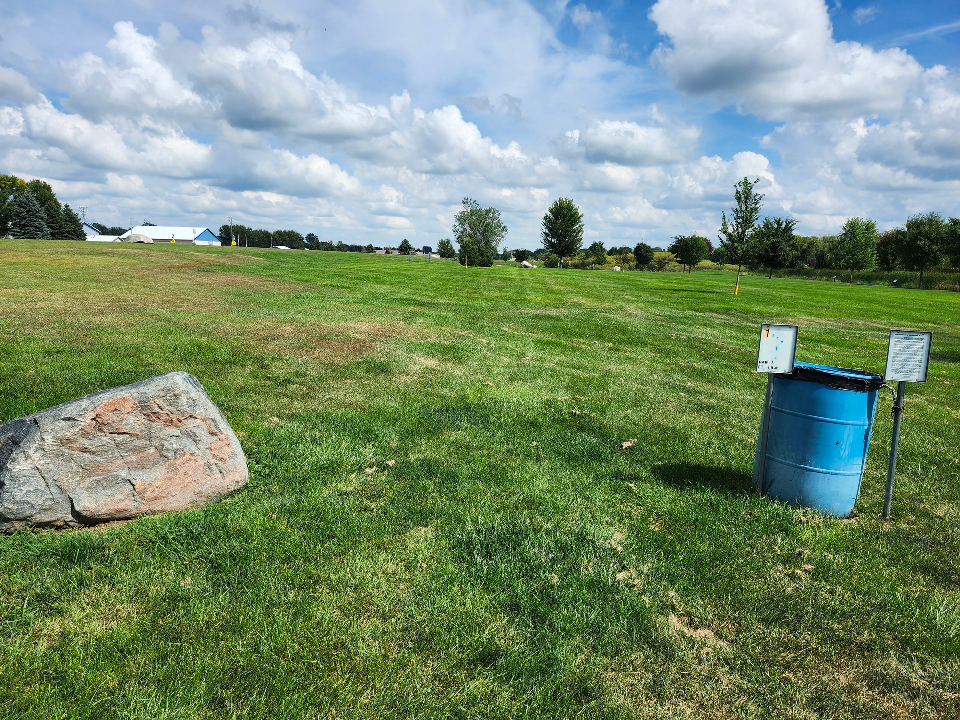 Tee 1