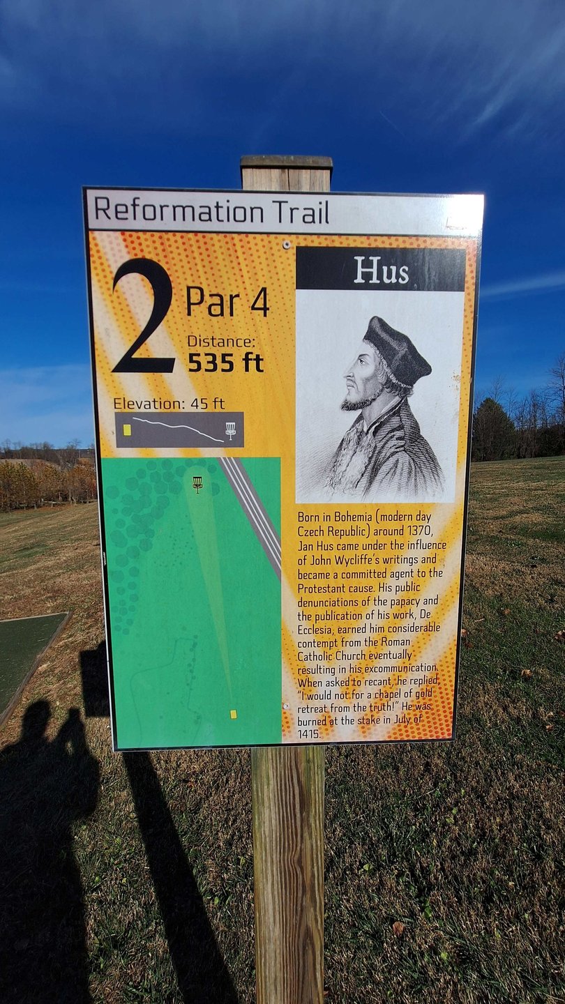 Hole 2 Tee Sign