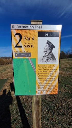 Hole 2 Tee Sign