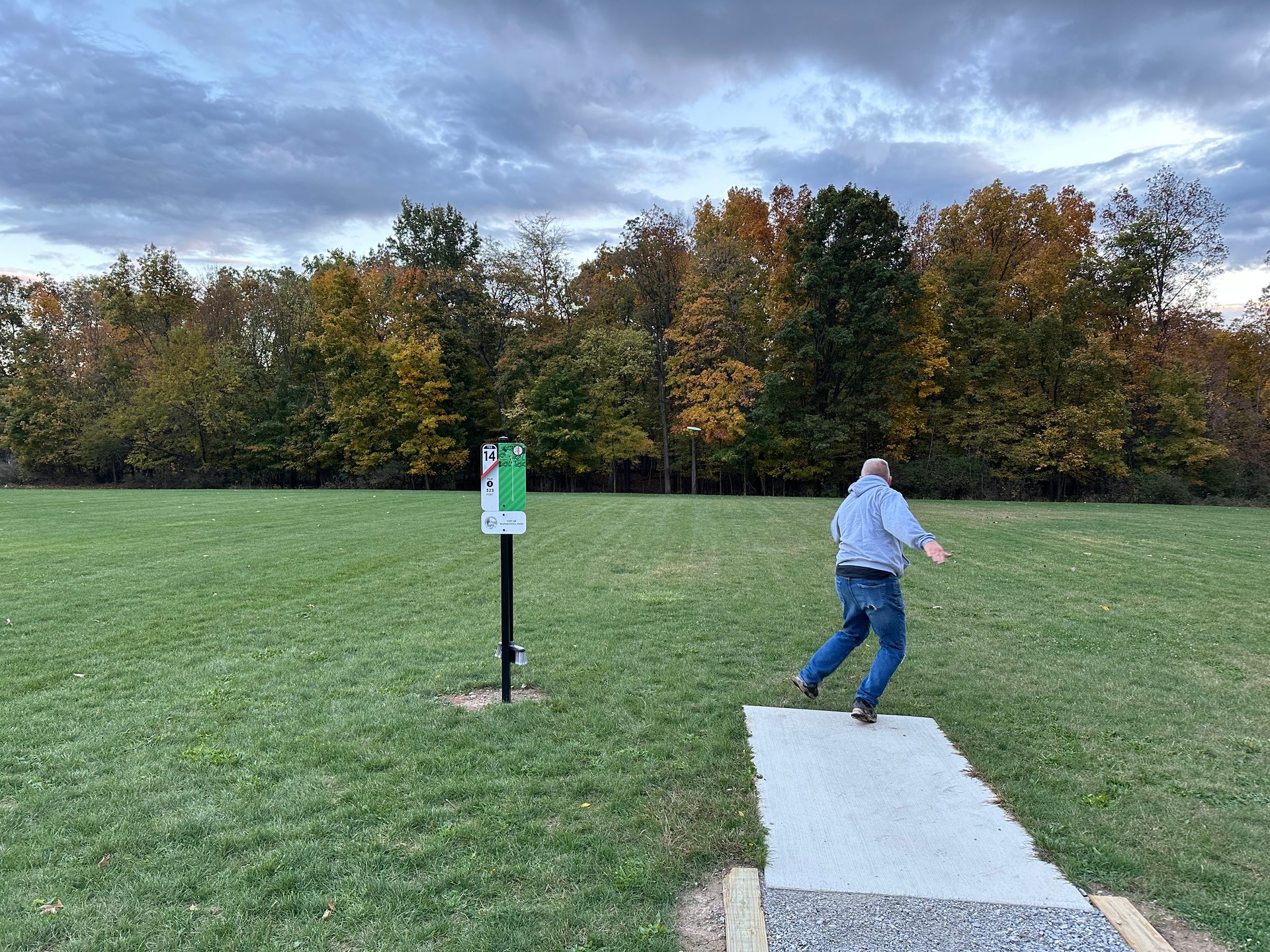 Short basket to the left and long is straight down the middle into the woods.