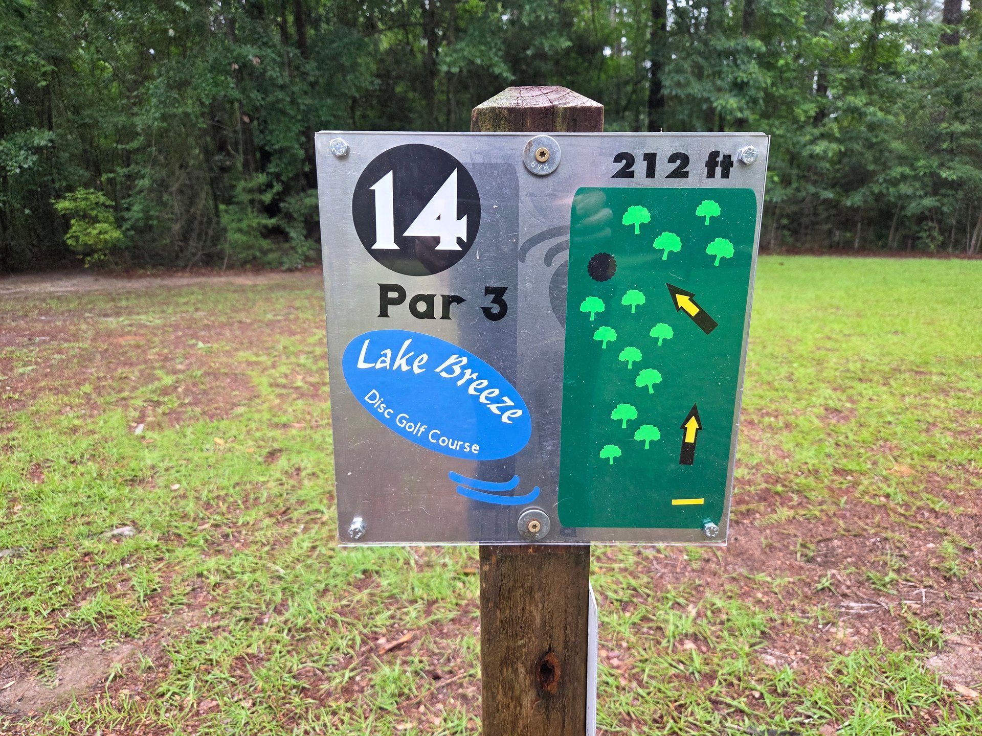 Hole 14 Tee marker.