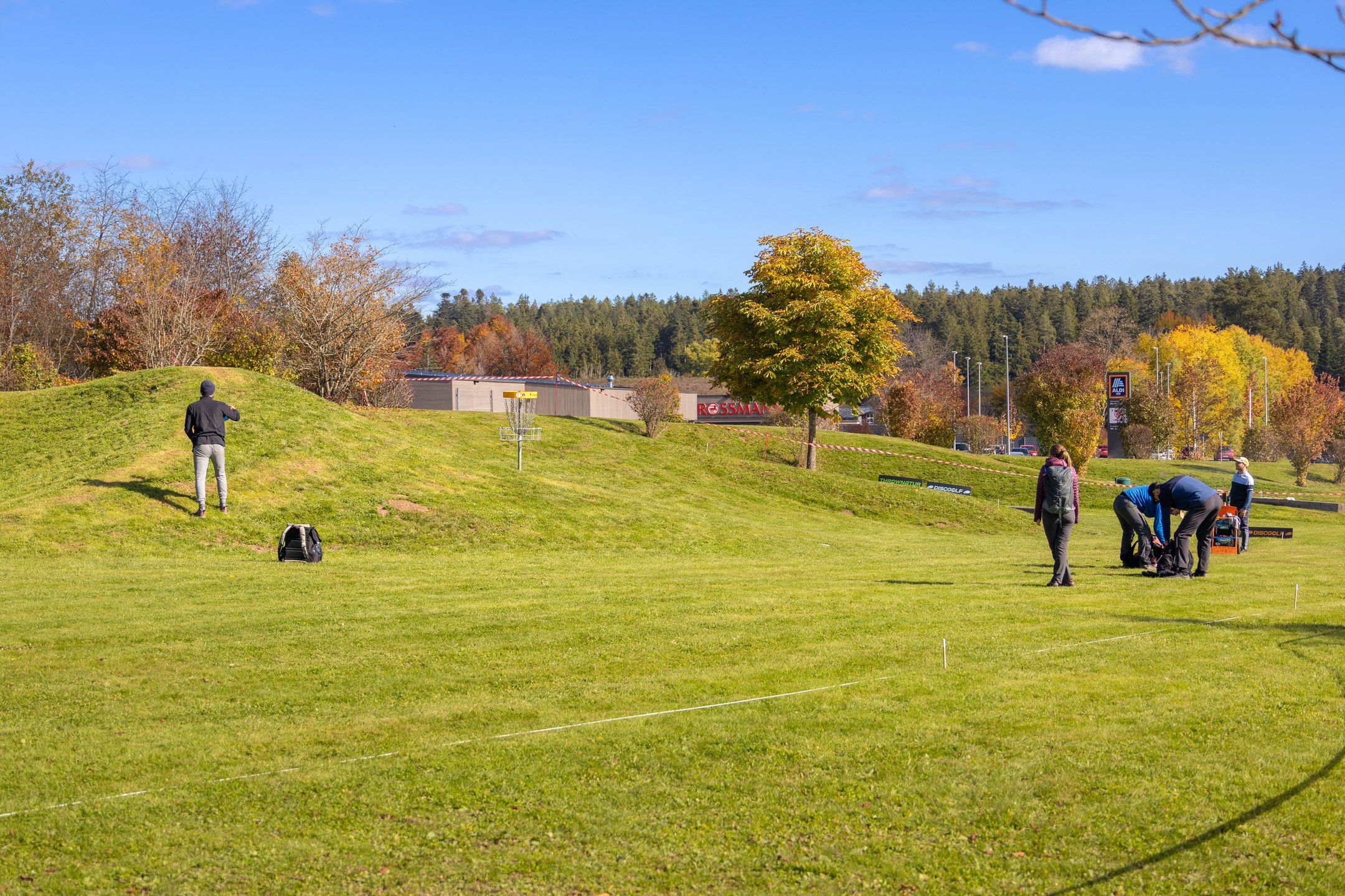 Putting hole 1 during the 1. BlackForestOpen
