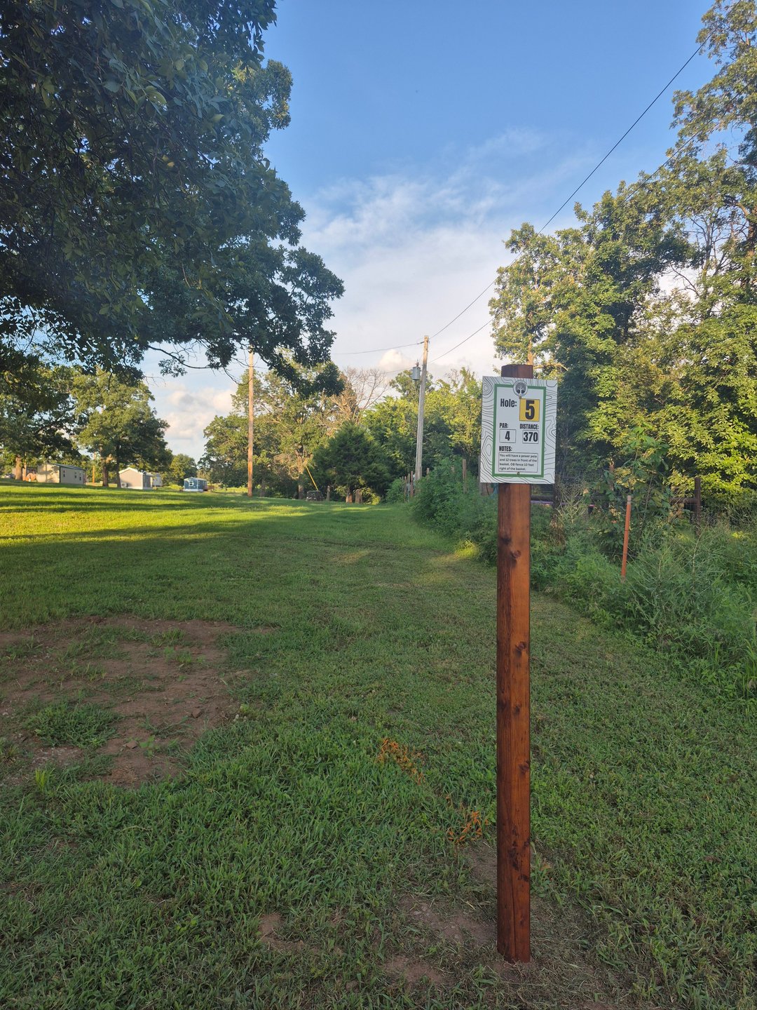 Hole 5
370 Feet
Par 4