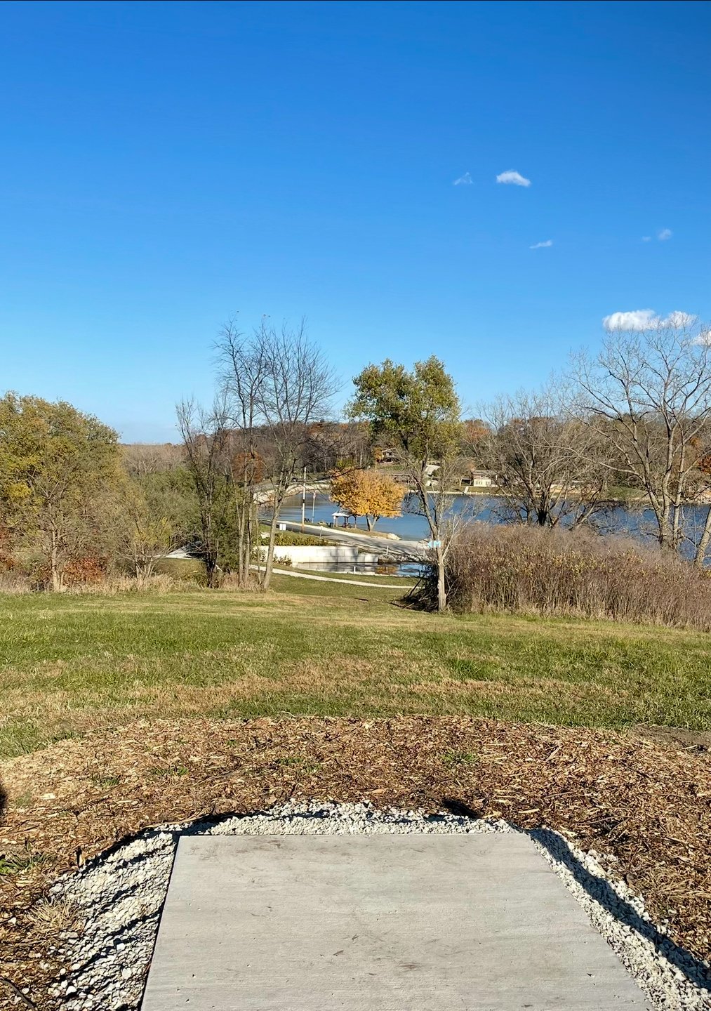 Hole 7 - “That Dam Hole” - Pro Tee - Mando right tree. OB long on dam/down hill. 