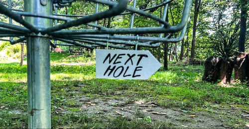 Each basket has a white arrow like this pointing to the new tee. 