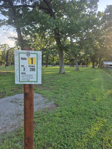 Hole 1
295 Feet
Par 3