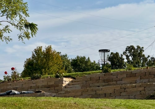 Hole 8 - “1140” - Green. Memorial Wall. 