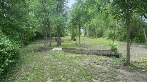 Hole 6 tee. 2 possible lines. Both very tight. 