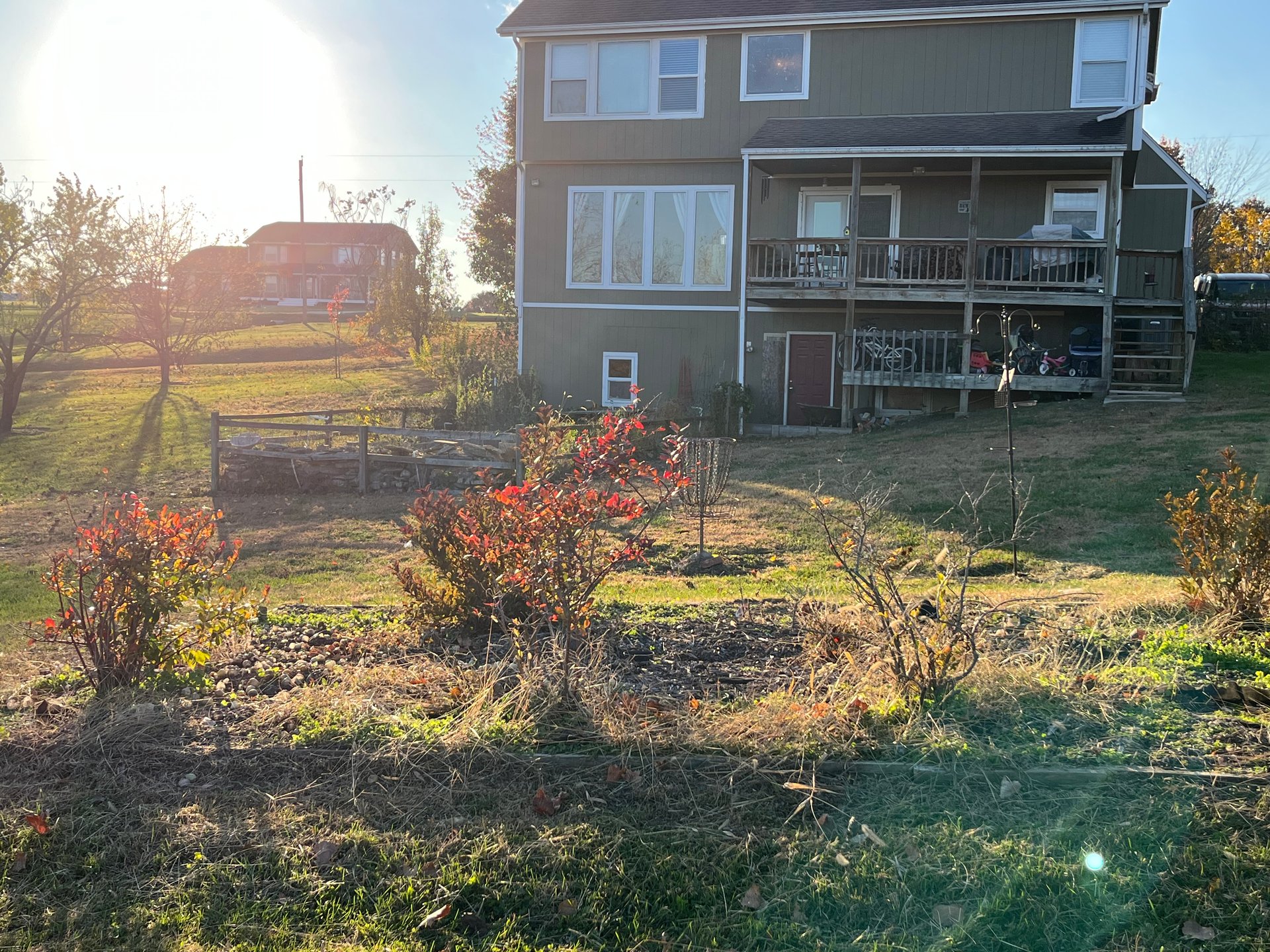 hole 316 from behind bush/flower bed