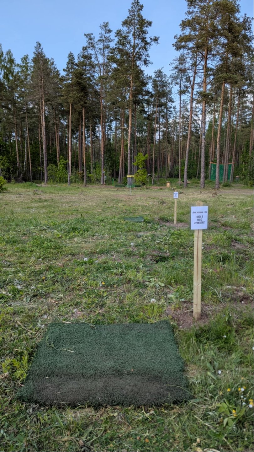 Hole 9 PRO and AM teepads.