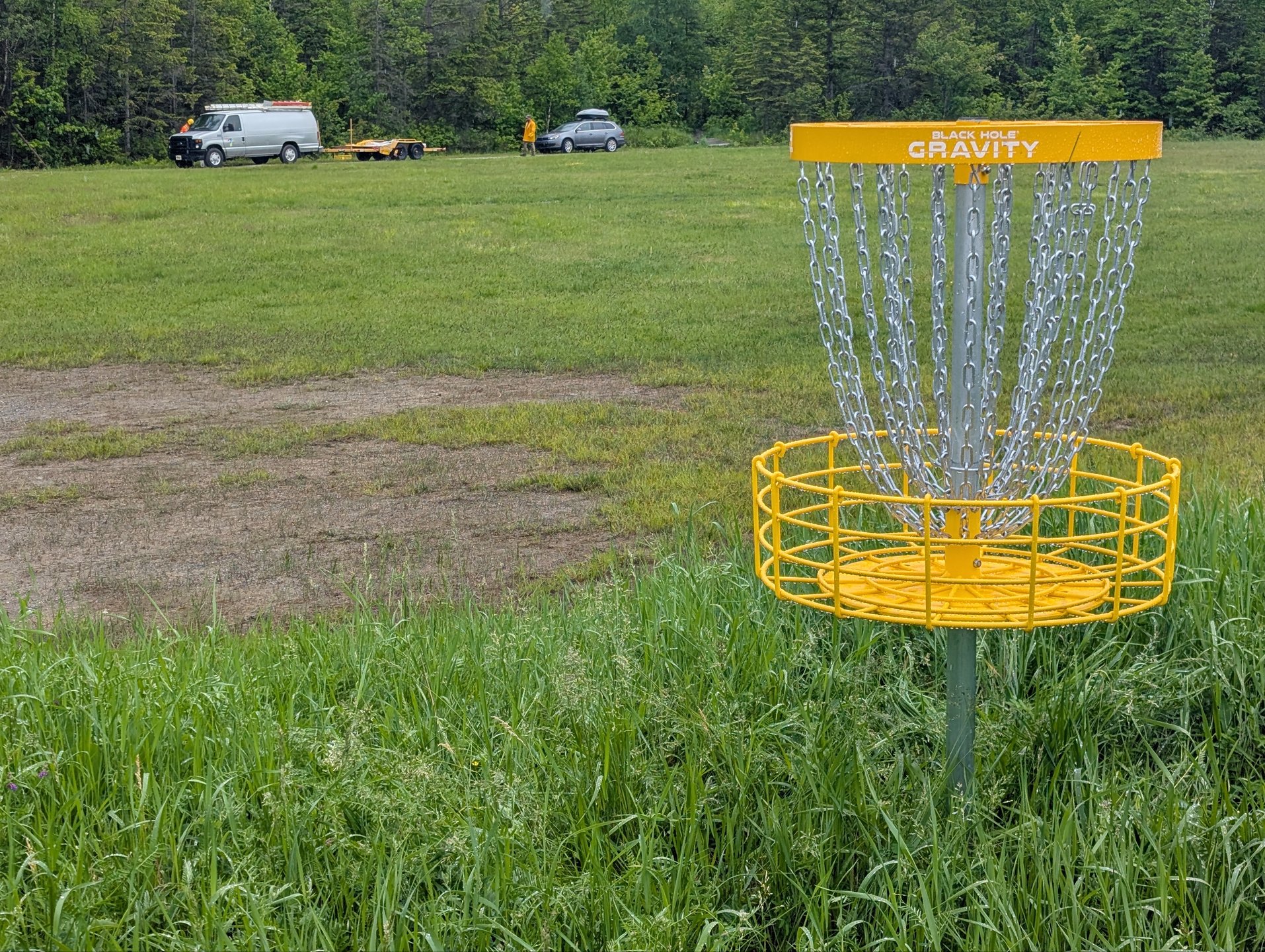 Le gazon du bullseyes au #1 pousse tellement vite.
The grass has grown at #1 bullseye.