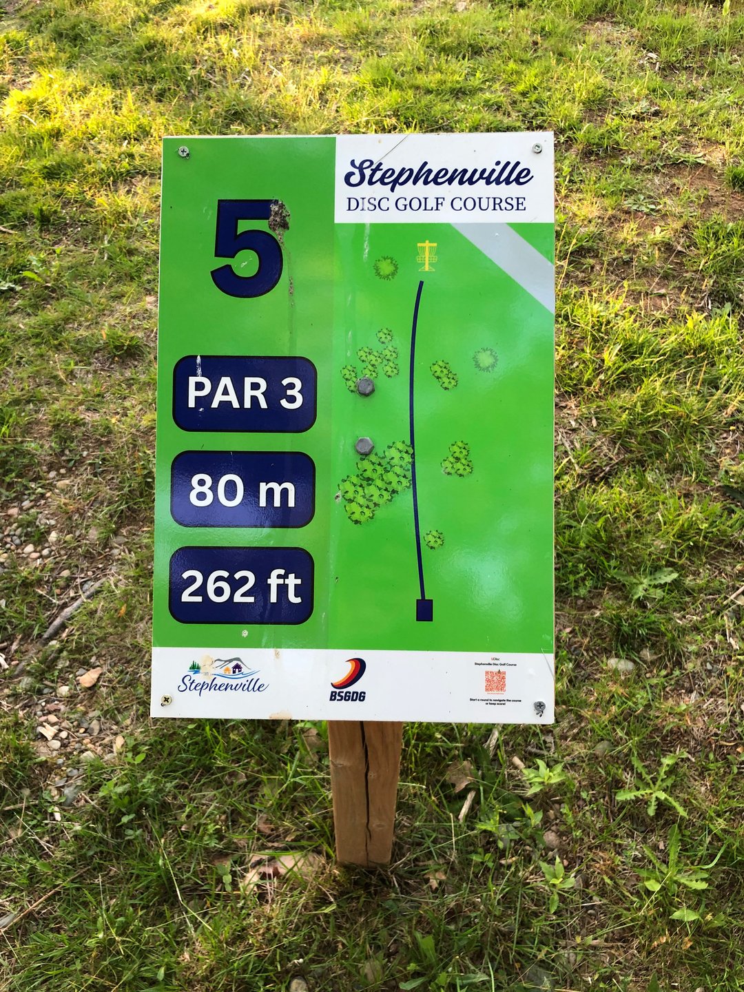 Hole 5 blue tee sign