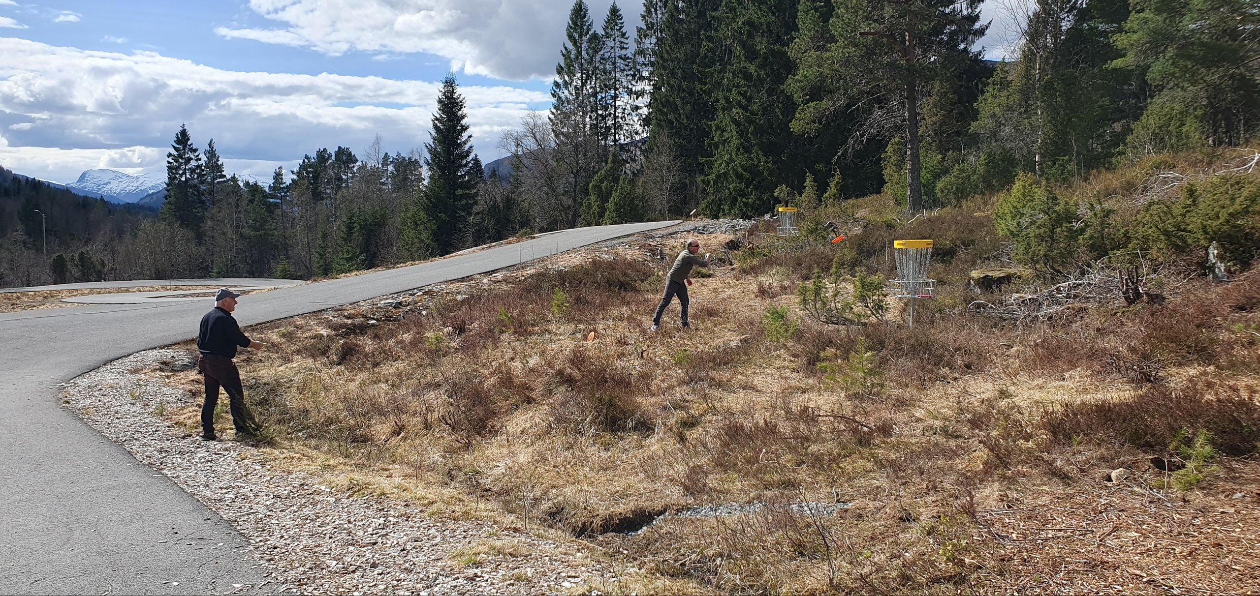 Kurv 4. Kurv 9 i bakgrunnen.