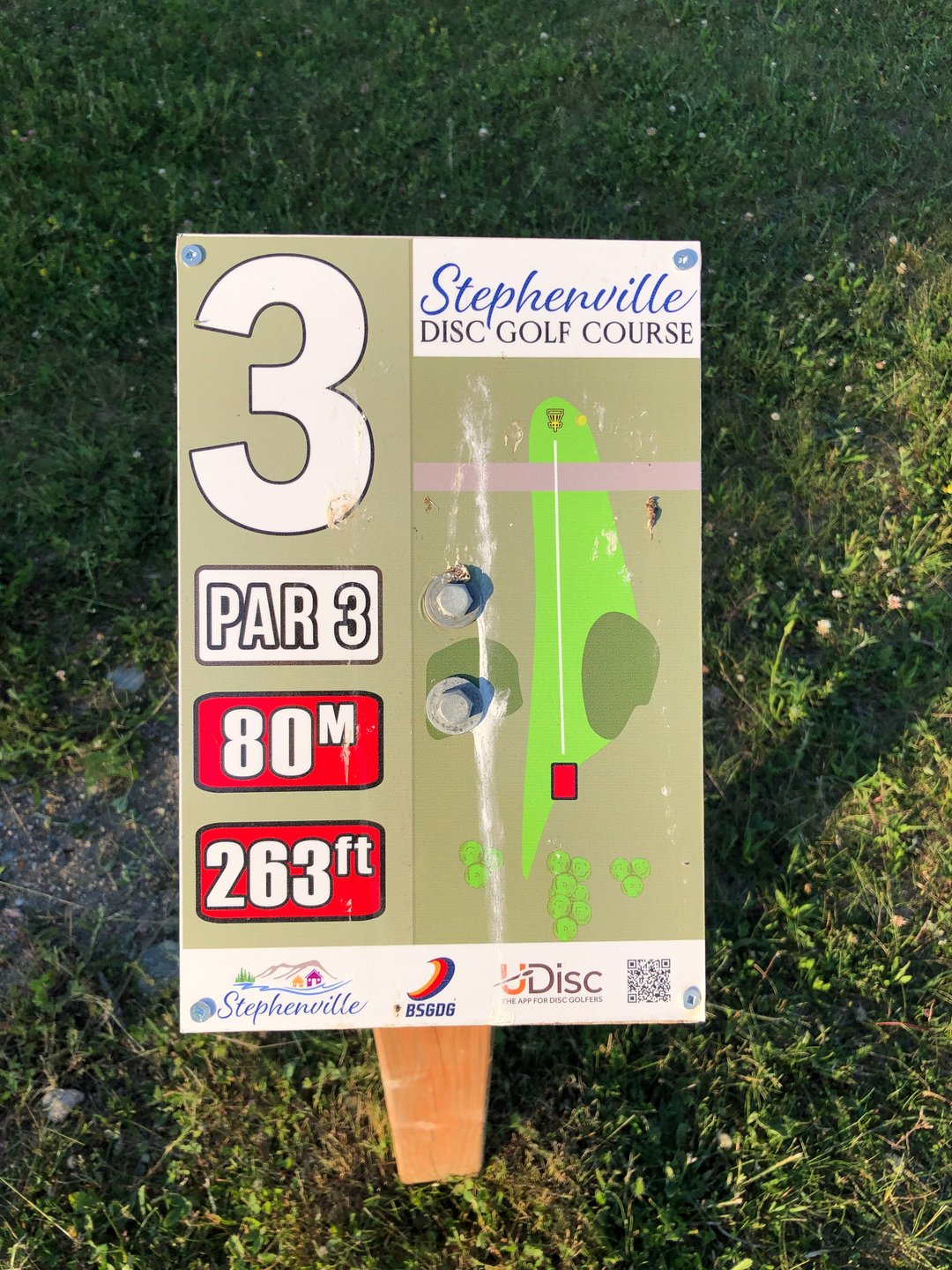 Hole 3 red tee sign
