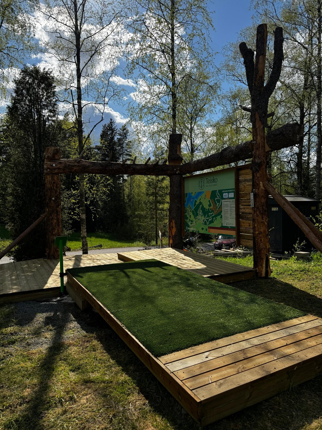 Tee 1