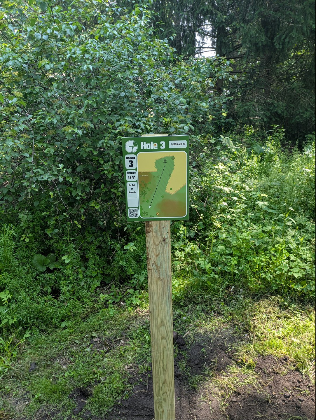 Hole 3 tee sign