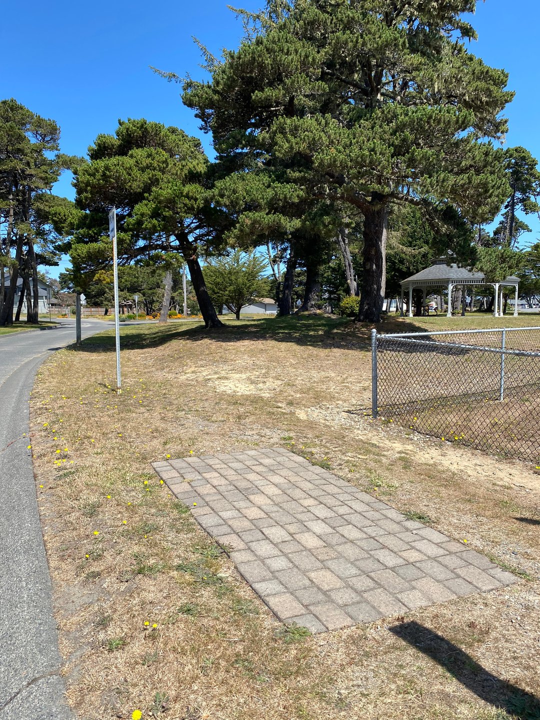 Tee pad for Holes 10 on the Main layout and Hole 16A on the Bandon 30 layout.
