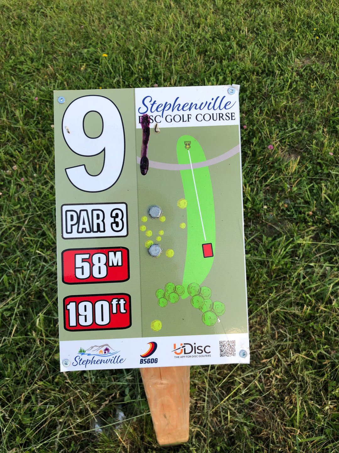 Hole 9 red tee sign