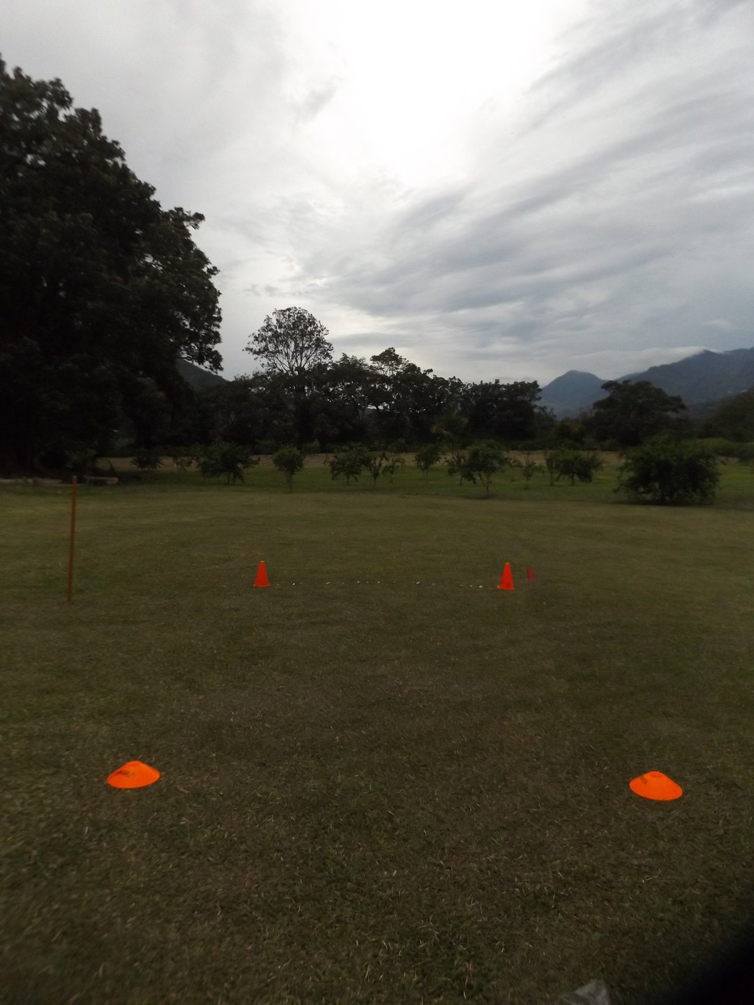 Tee 6 (mismo Tee del hoyo 4, en dirección contraria a la imagen de la fotografía)