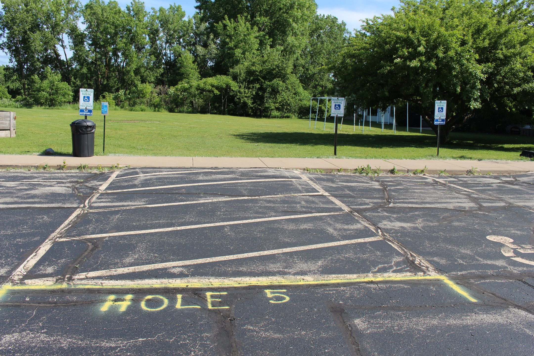 #5: Under 200' dead straight into a heavily guarded green. Skip in under branches or crash in on the left side