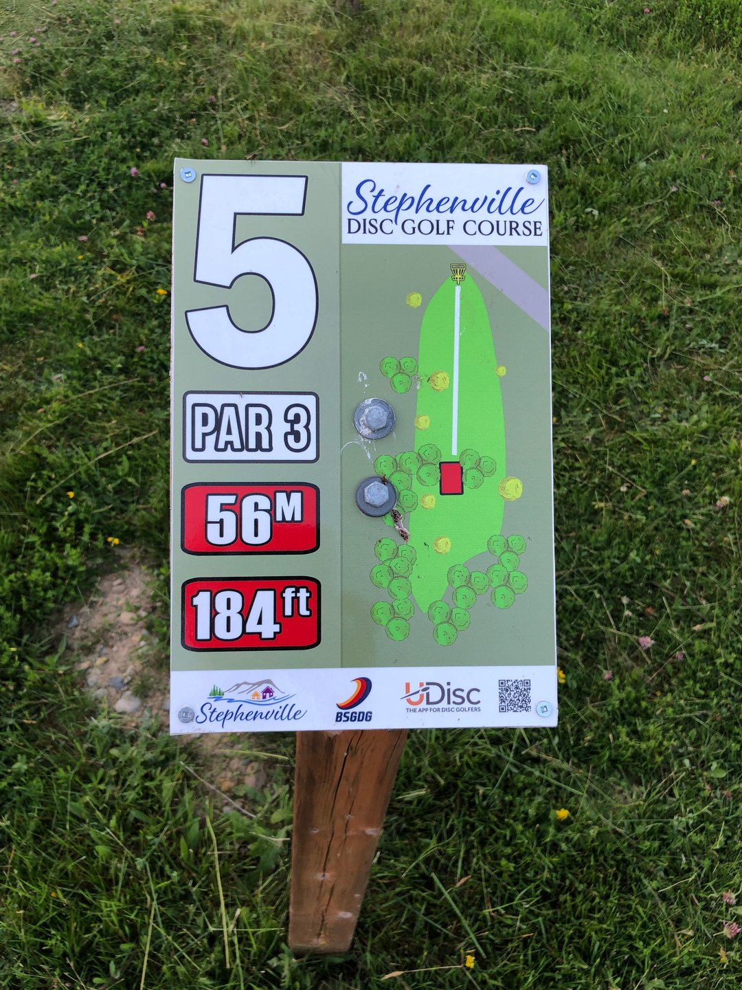 Hole 5 red tee sign