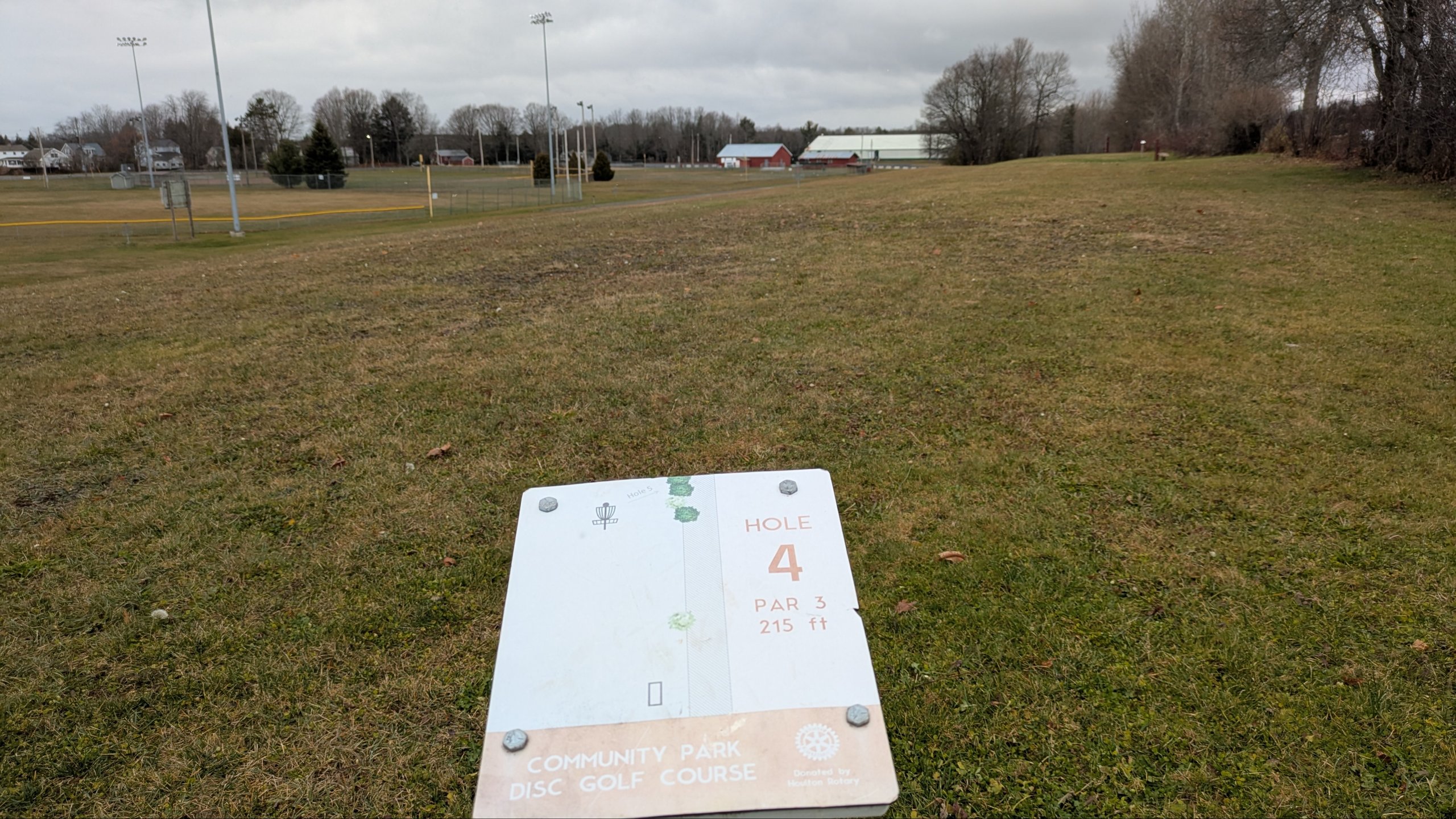 Tee for Hole 4 looking toward Basket 4