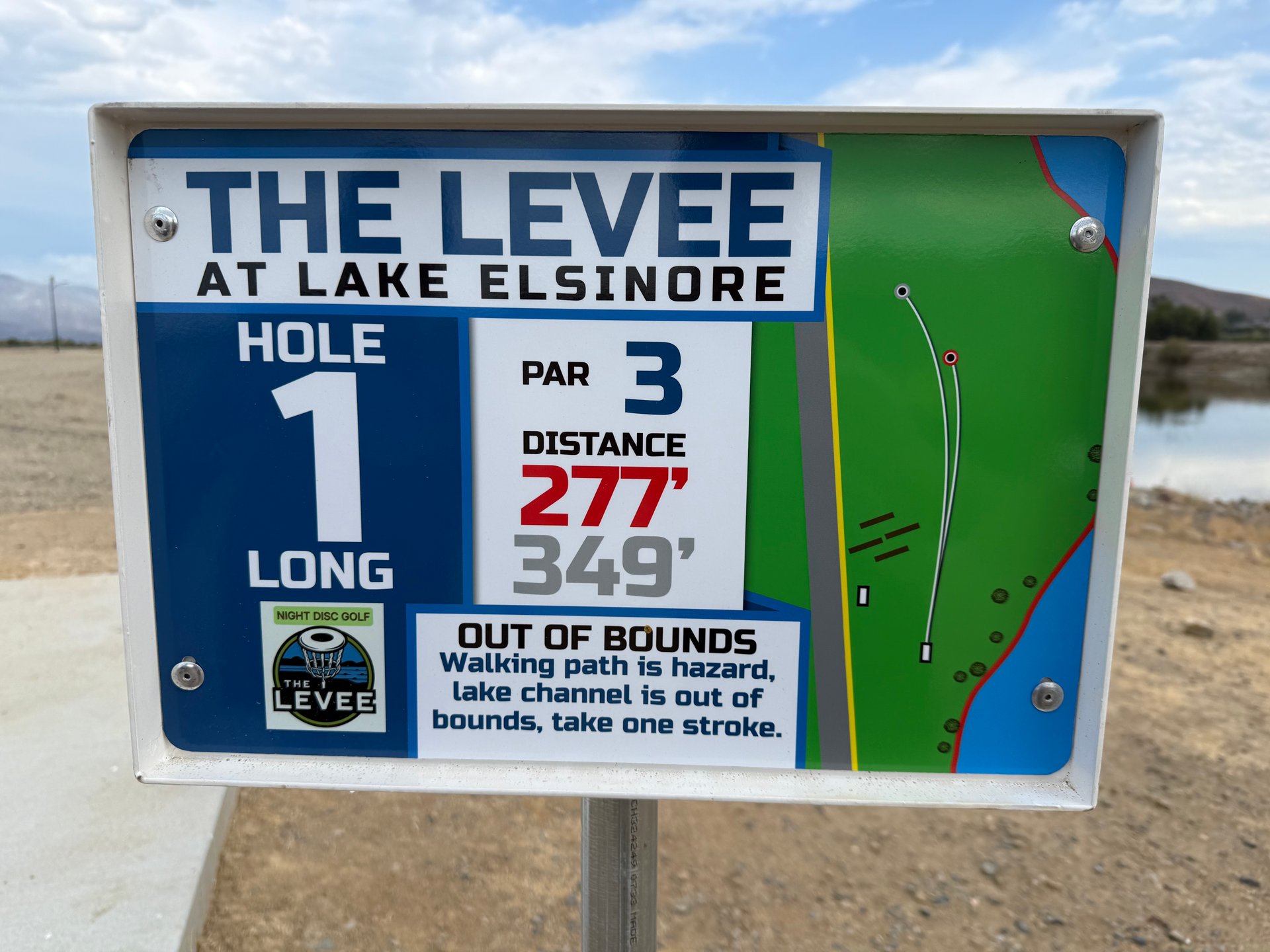 HOLE 1 LONG TEE PAD, BASKETS A & B TARGETS.