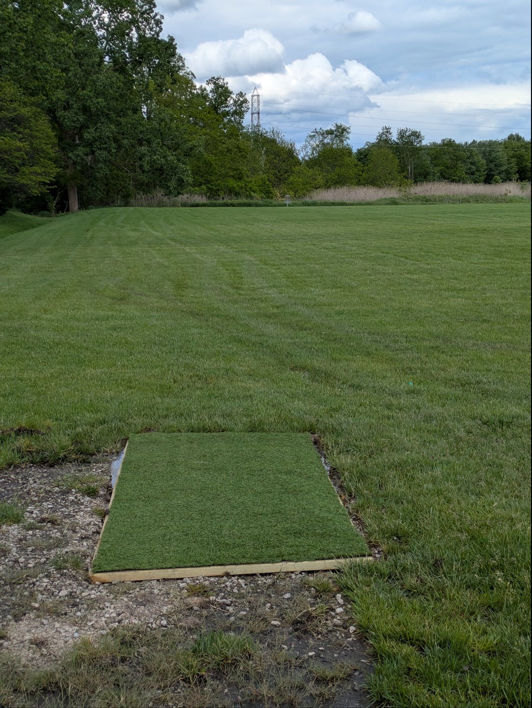 A new tee pad ready to rip a drive from!