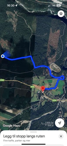 Det er kommet opp feil veibeskrivelse for brukere av google maps til banen. Det skal være rettet opp i men for å unngå å kjøre gjennom privat område så skal denne veien benyttes.