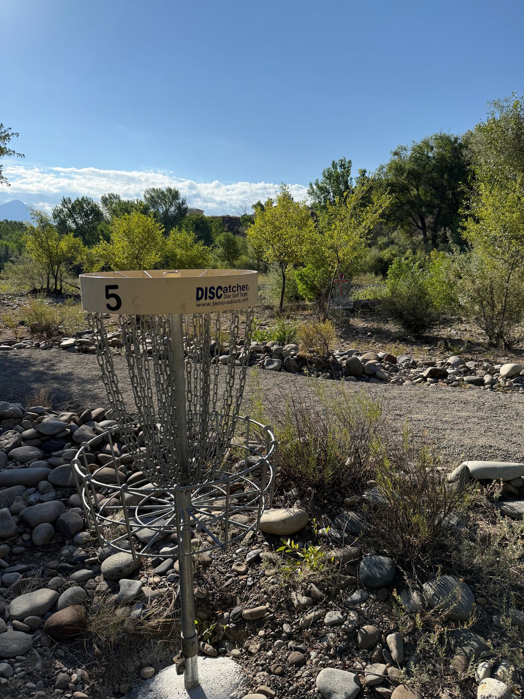 The short and long baskets of hole 5.