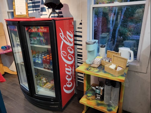 Cold and hot drinks.