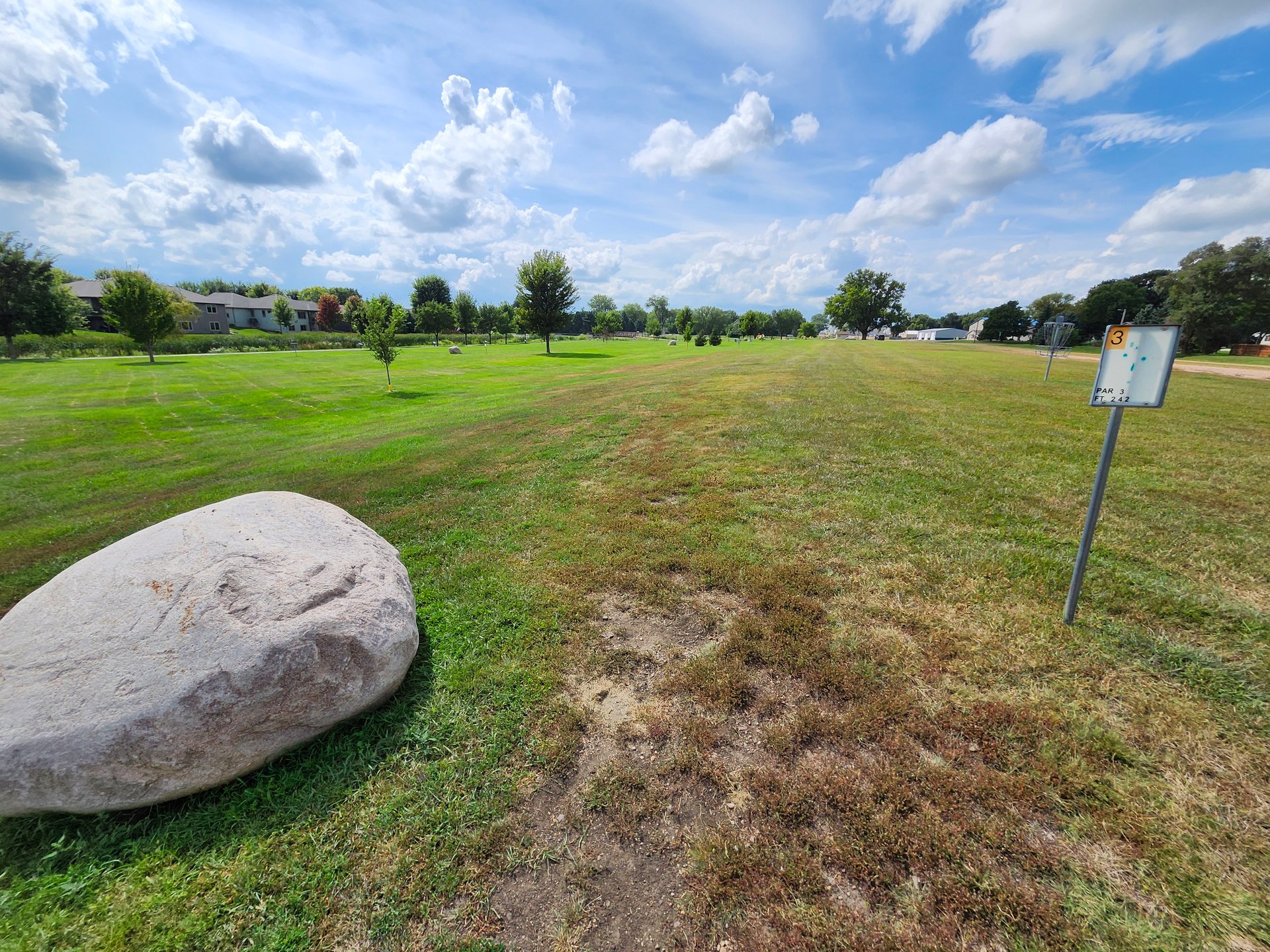 Tee 3