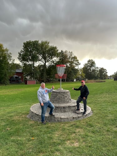 Shaun and Scott adding the finishing touches on hole 10. Looks amazing 