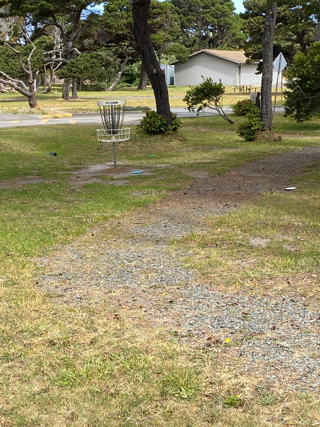 Shared basket for Holes 9A and 2A on the Bandon 30 layout, and Holes 1 and 10 on the Main layout.