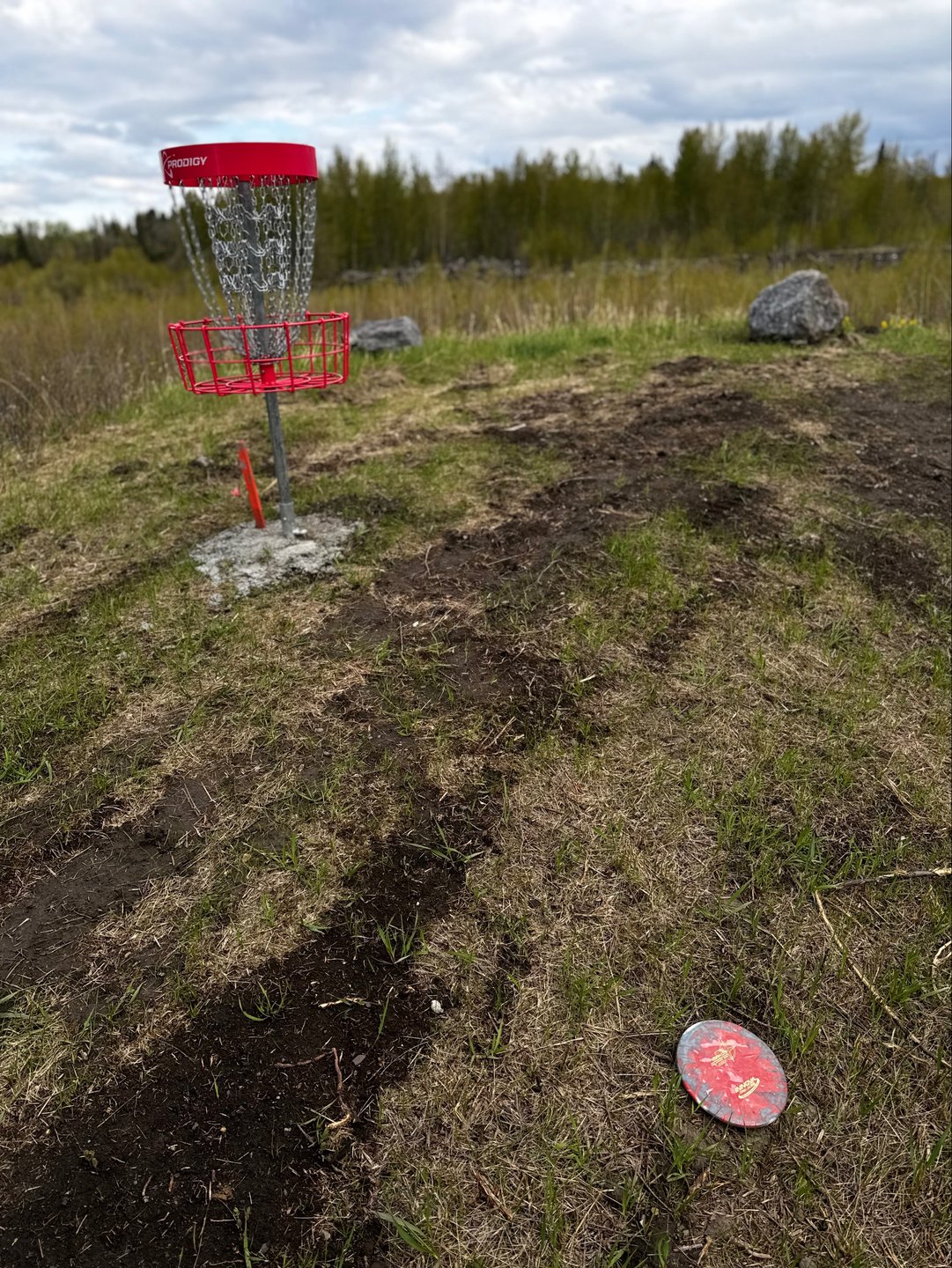 Basket of 13. Large drop after the boulders. 