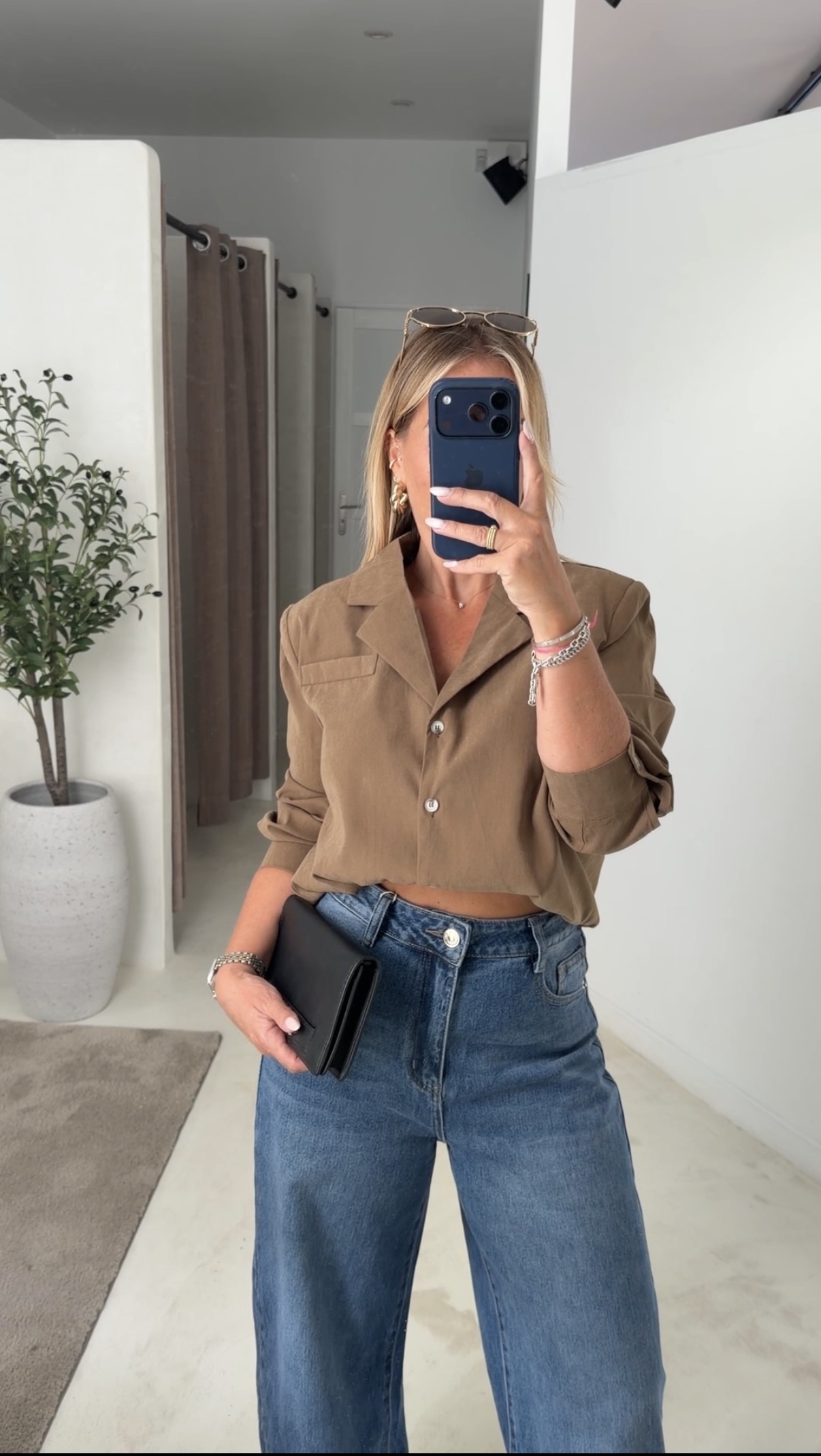 Blouse camel col V — vue 2