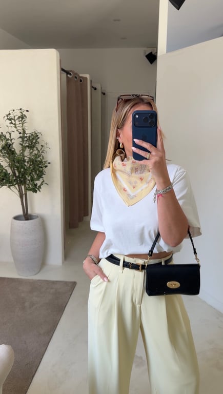 Pantalon fluide et large jaune — vue alternative