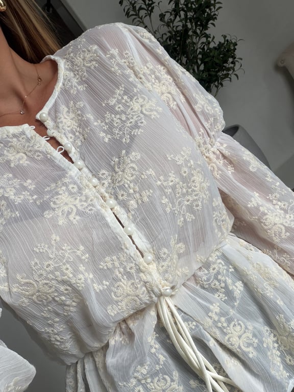 Blouse écru avec volants et broderies — vue alternative