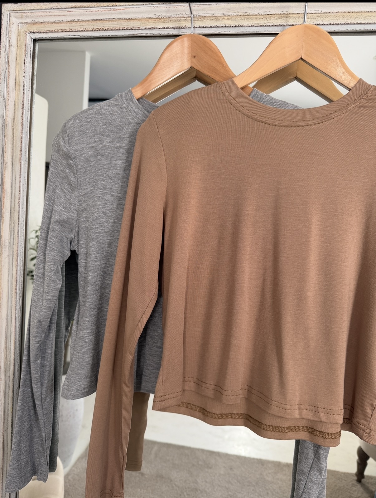 Top fin gris à épaulettes — vue 2